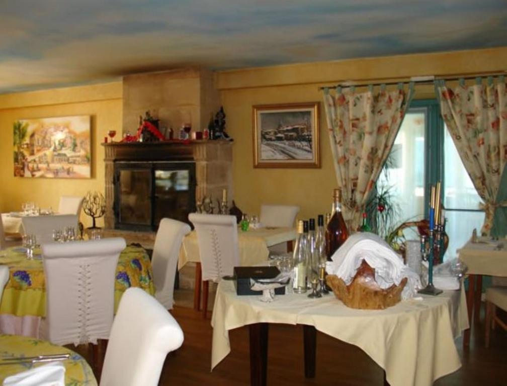 Auberge De Marville Exterior photo