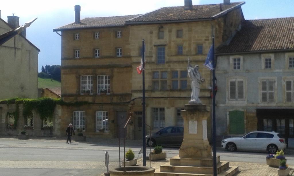 Auberge De Marville Exterior photo